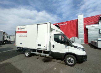 Photo du véhicule IVECO DAILY CHASSIS CABINE