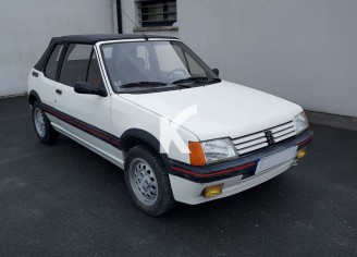 Photo du véhicule PEUGEOT 205 CABRIOLET