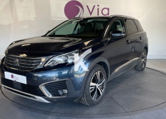 Photo du véhicule PEUGEOT 5008