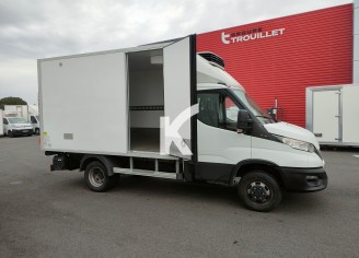 Photo du véhicule IVECO DAILY CHASSIS CABINE