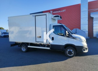 Photo du véhicule IVECO DAILY CHASSIS CABINE
