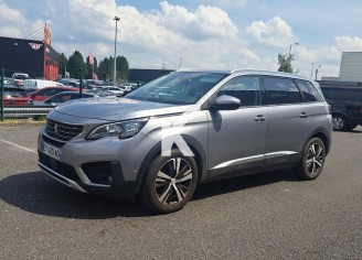 Photo du véhicule PEUGEOT 5008
