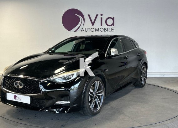 INFINITI Q30INFINITI Q30 : image 1