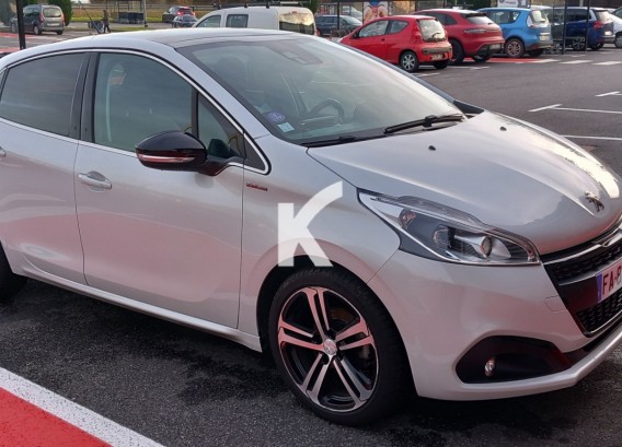 PEUGEOT 208PEUGEOT 208 : image 1